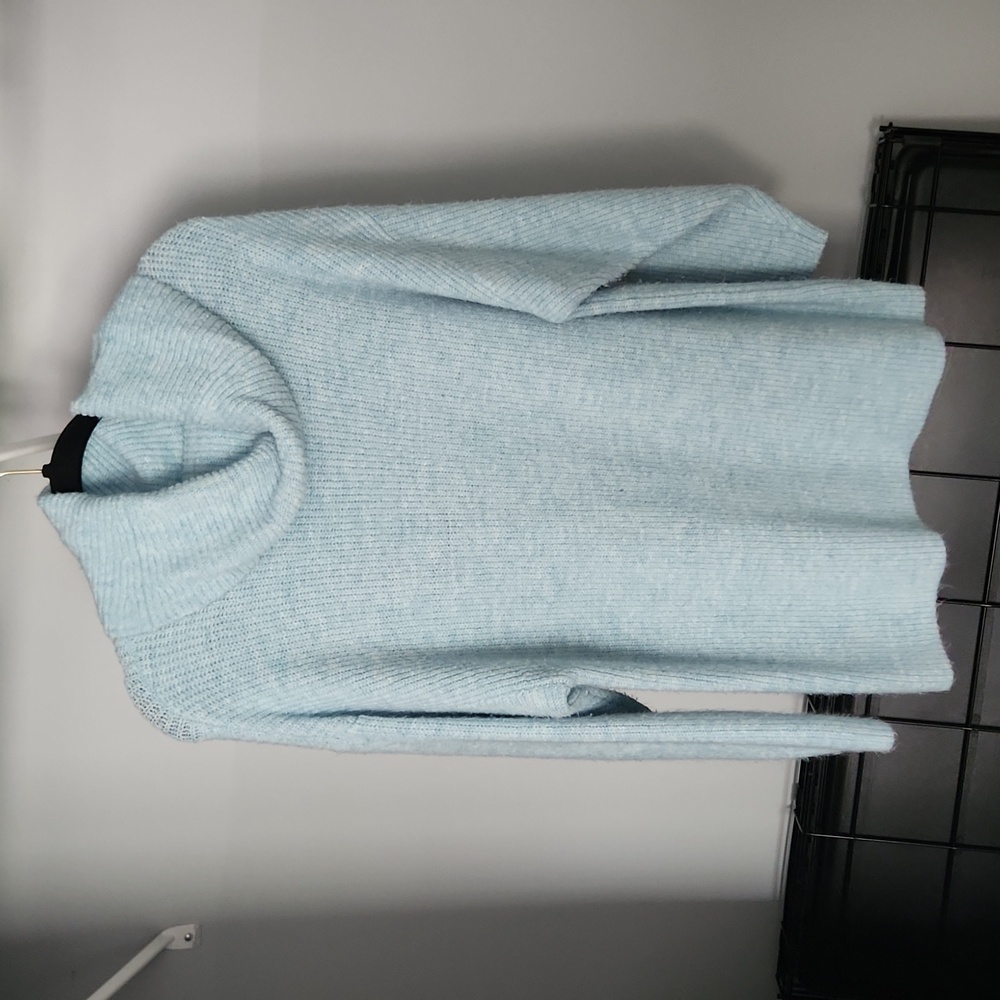 Light blue Loft turtleneck sweater size L